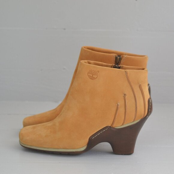 Timberland Ankle Heeled Boots Women's 9 M Tan Brown Booties Winter Fall - Picture 1 of 11